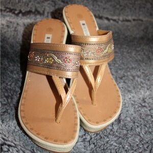 No Boundaries Tan Floral Sandals